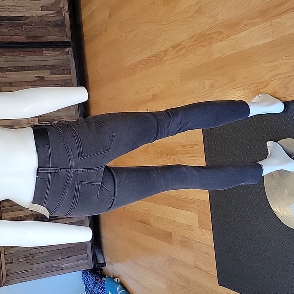 Madewell distressed Curvy High-rise Skinny Jean - Picture 6 of 15